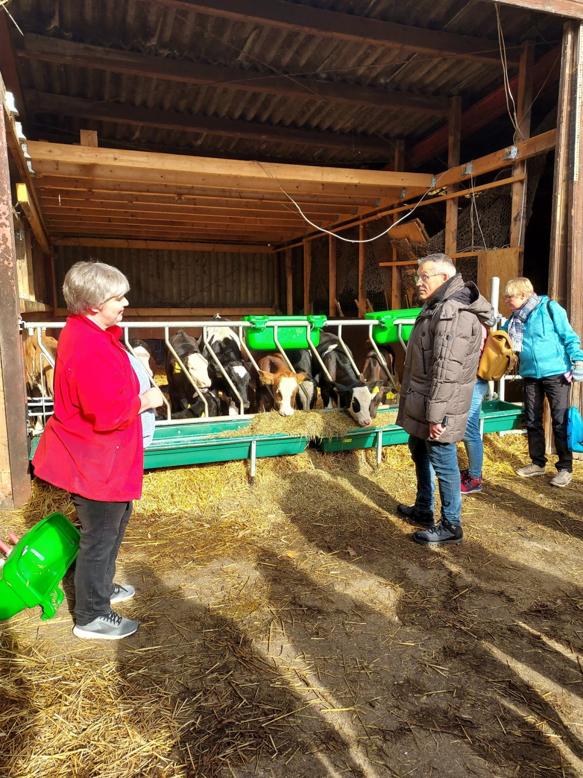 Landrat Adreas Siebert auf dem Weidberghof der Familie Jütte in Simmershausen