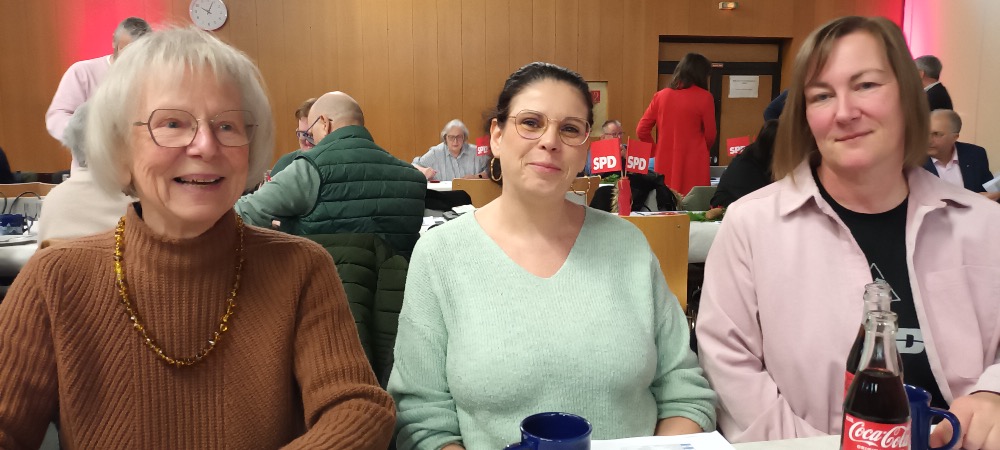 Die Delegierten: Maria Brandstetter, Jessi Frank u. Silke Hildebrandt (© SPD-Fuldatal)
