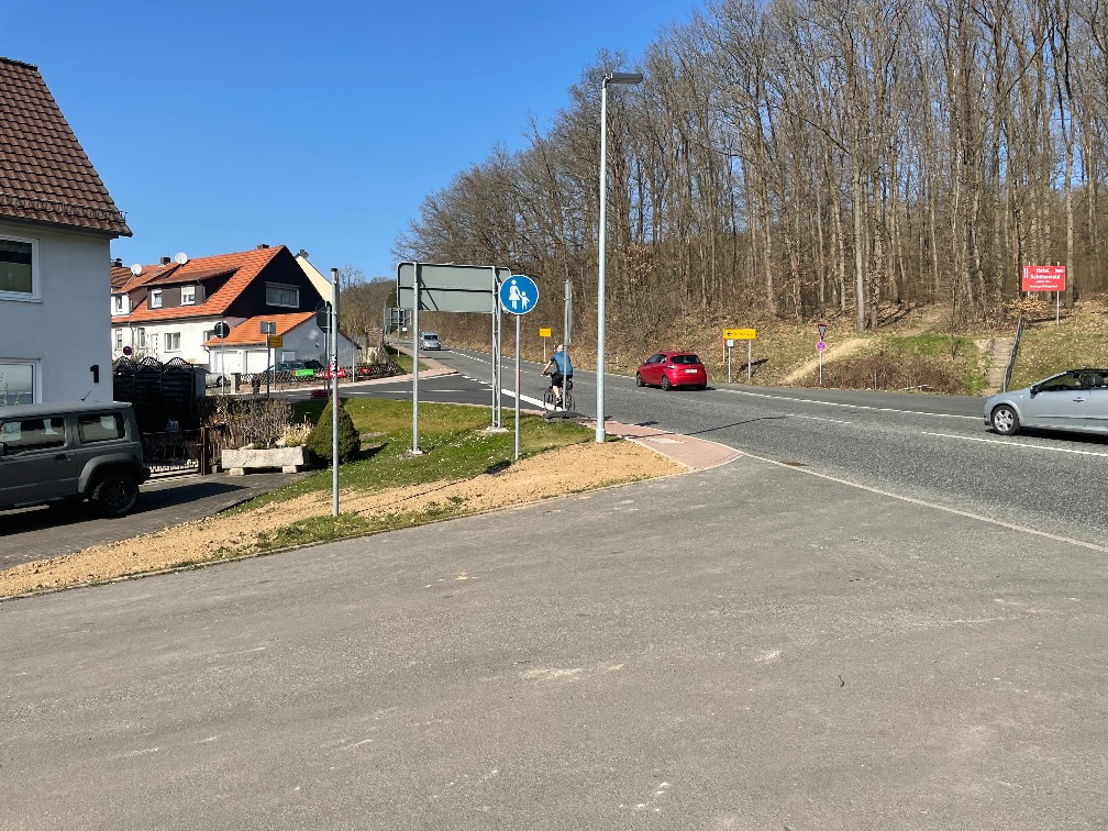 ...vom Radweg zur Kasseler Straße, gar nicht so einfach....