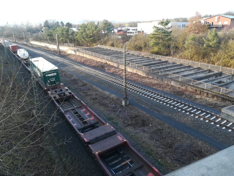 Hier würde sie vorbeiführen die neue Güterverkehrsstrecke "Kurve Kassel"